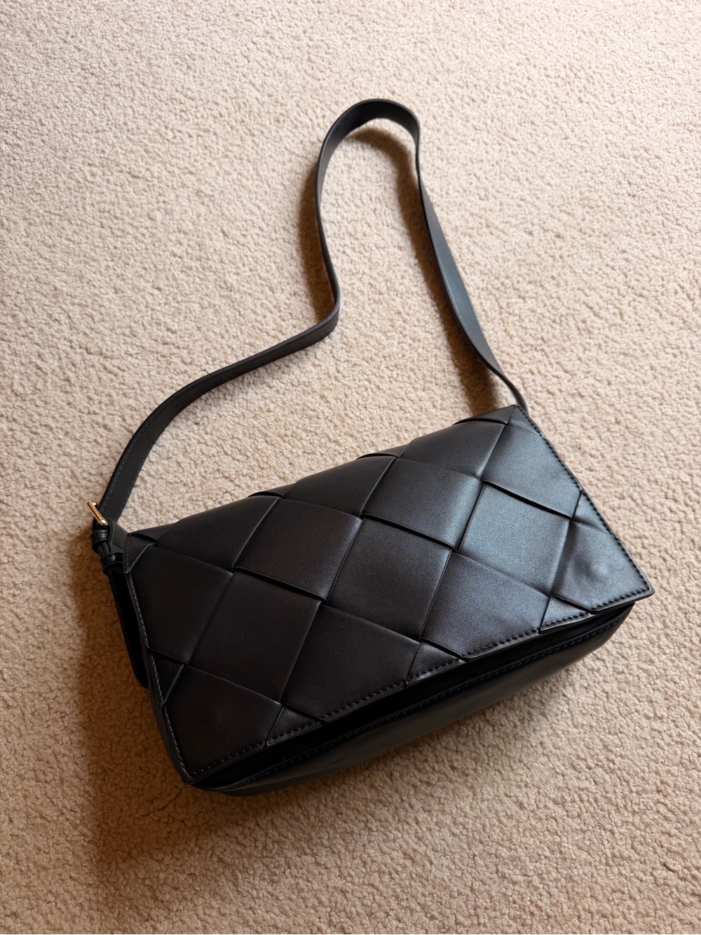 BOSTANTEN Black Woven Crossbody Bag 🖤
